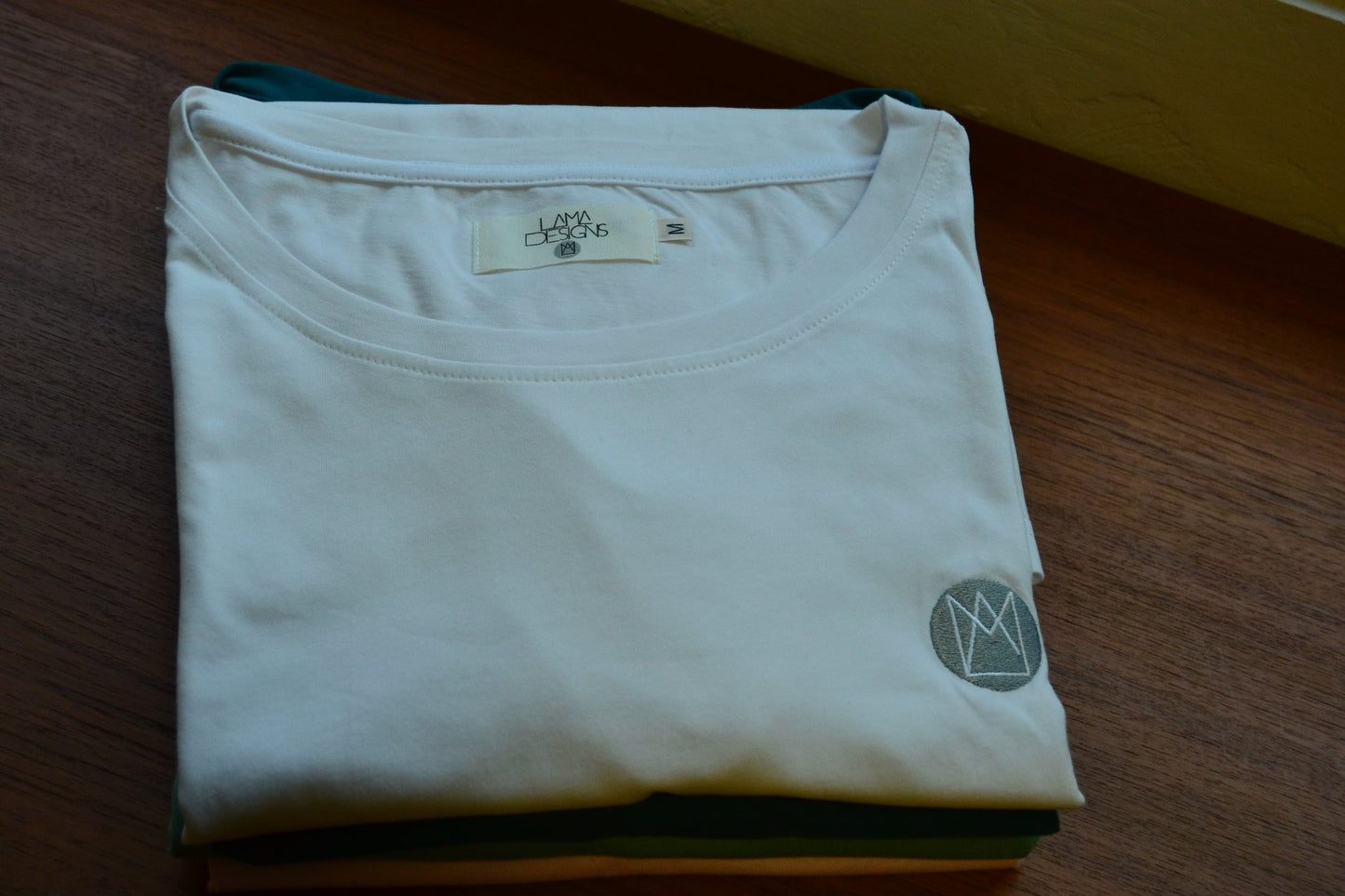 T-Shirt „Krone“– Leicht, liebevoll & 100 % Bio Baumwolle
